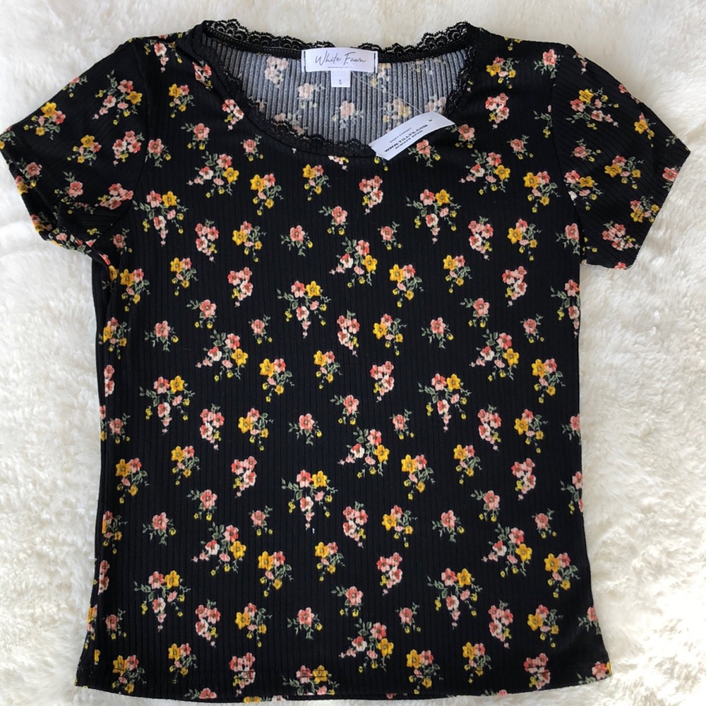 White Fawn 👧🏻 Short sleeve top - Tilly’s NWT